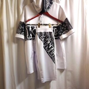 HOLIDAY SPECIAL ..NEW 2PC SHORT SET SZ M